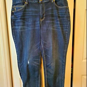 New Maurices Crops 22W